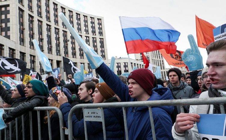 Социологи предупреждают о социально-политических потрясениях в России