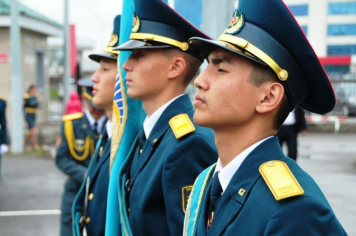 Выпускники 9-х и 11-х классов смогут поступить в военный колледж