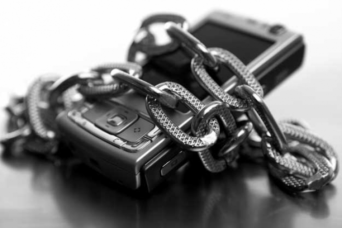 Мобильный вирус оставил без телефонов тысячи людей