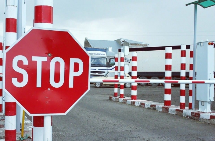 Россия остановила транзит украинских товаров