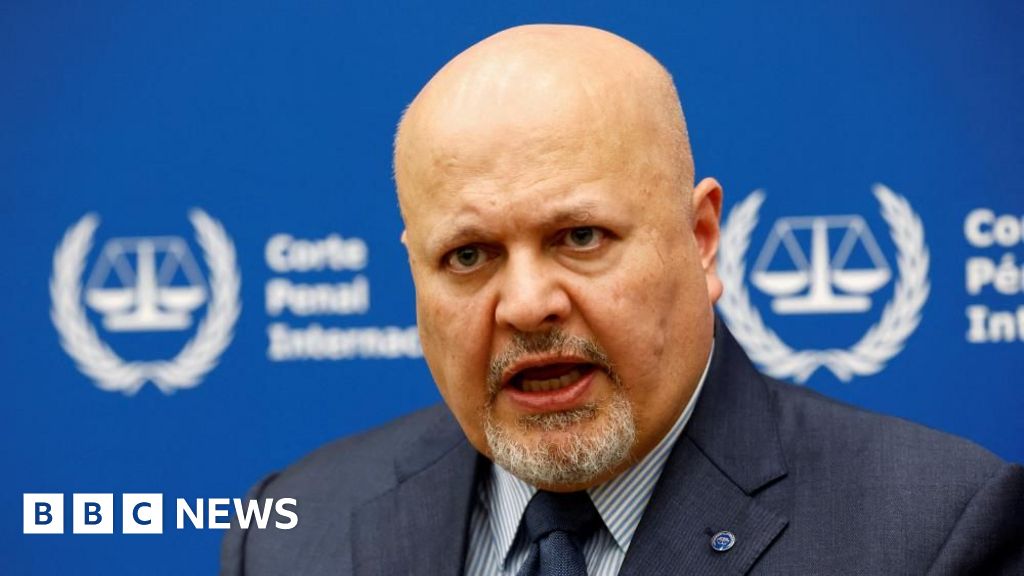 Гаага соты Карим Ханды қудалау айыптары бойынша прокурор қызметінен шеттетті