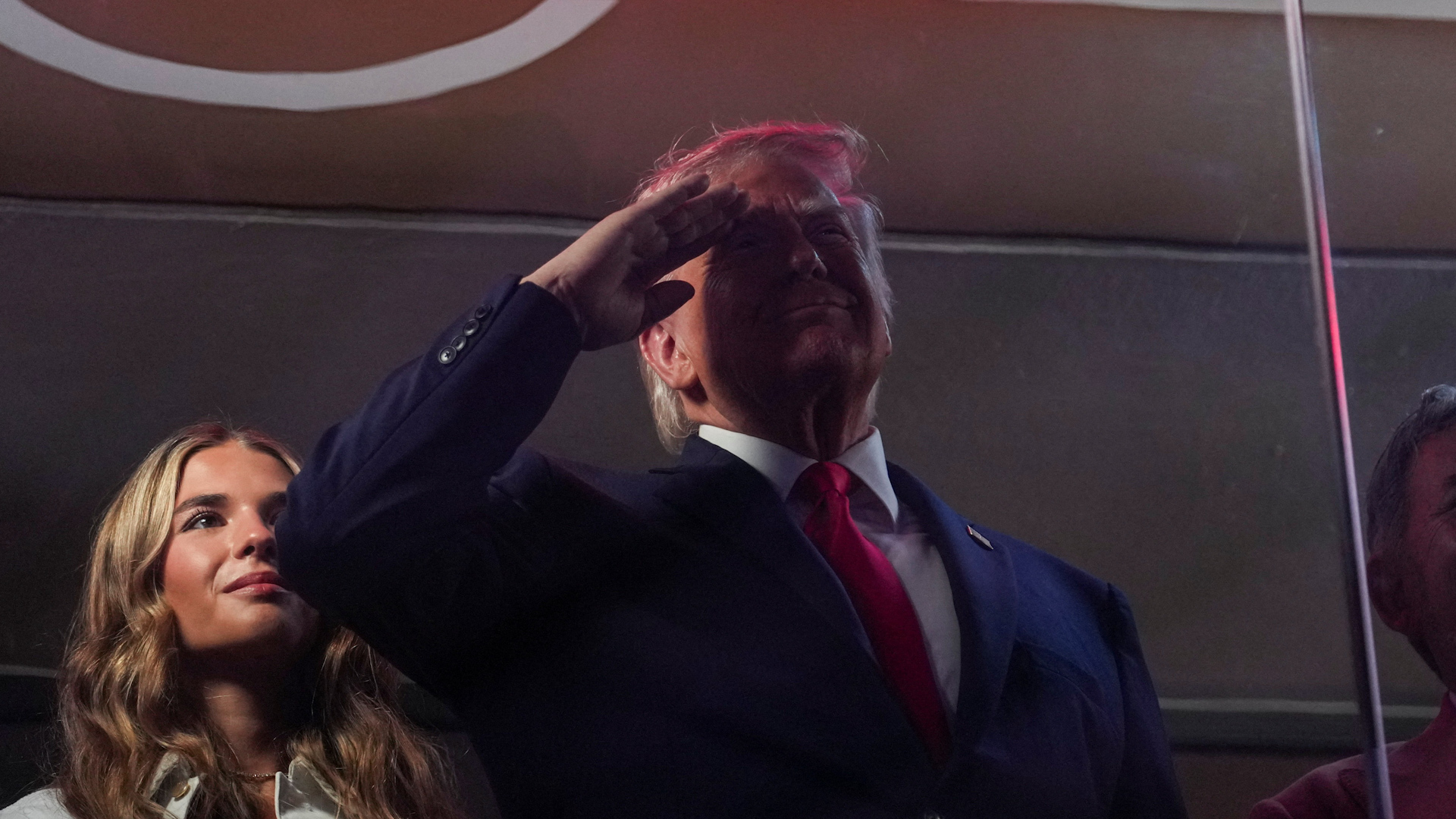 Трампа освистали на матче НБА в Нью-Йорке