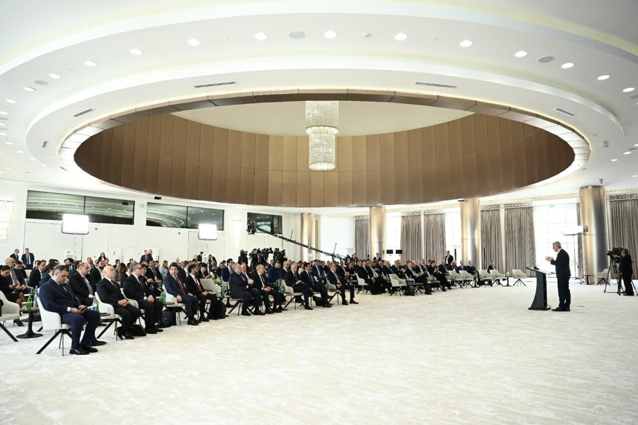 Азербайджан и Чехия подписали меморандумы по промышленному и инвестиционному сотрудничеству