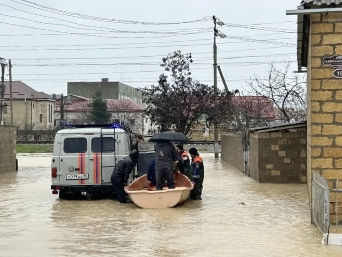 МЧС РФ: В Дагестане остаются подтопленными 117 жилых домов