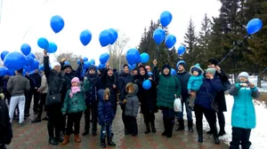 Зажги синим: в Казахстане прошла акция в поддержку детей с аутизмом