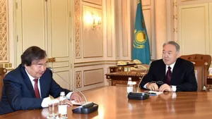 Нурсултан Назарбаев встретился с Олжасом Сулейменовым