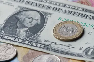 Тенге после длинных выходных резко идет вверх