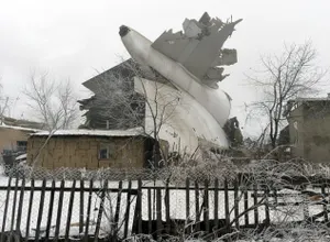 Найден «черный ящик» разбившегося возле Бишкека Boeing 747
