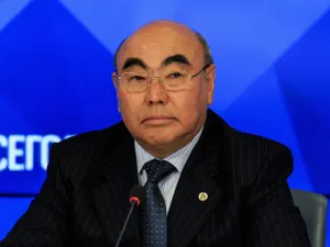 Рэпер из Кыргызстана посвятил песню Аскару Акаеву