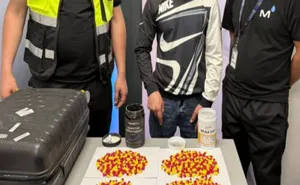 Наркотики под видом спортивного питания пытались провезти в Узбекистан