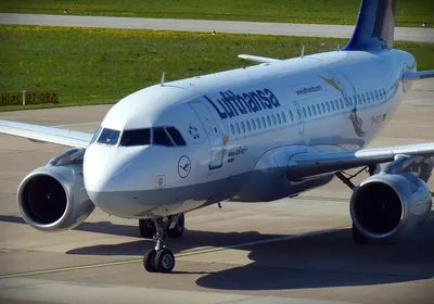 20 тысяч летних рейсов для экономии топлива отменит Lufthansa