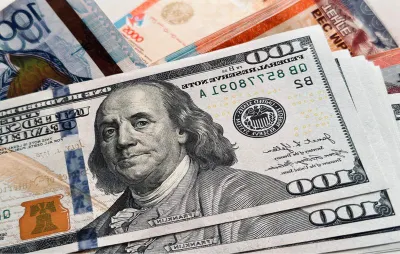 Доллар начал неделю с понижения в Казахстане