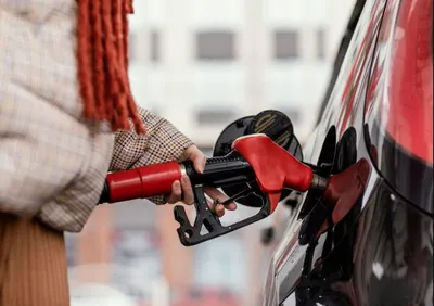 Возможность повышения цен на бензин прокомментировали в Минэнерго